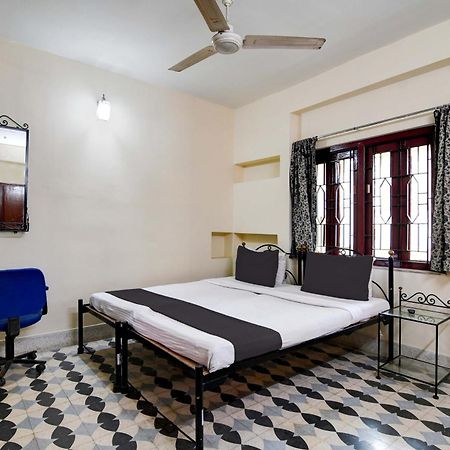 Oyo Simplex Guest House Behala Колката Екстериор снимка