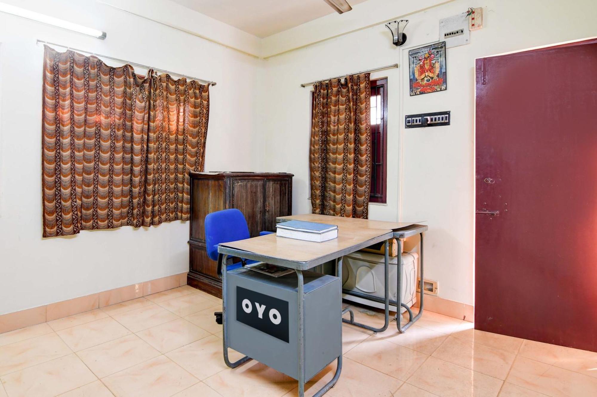 Oyo Simplex Guest House Behala Колката Екстериор снимка