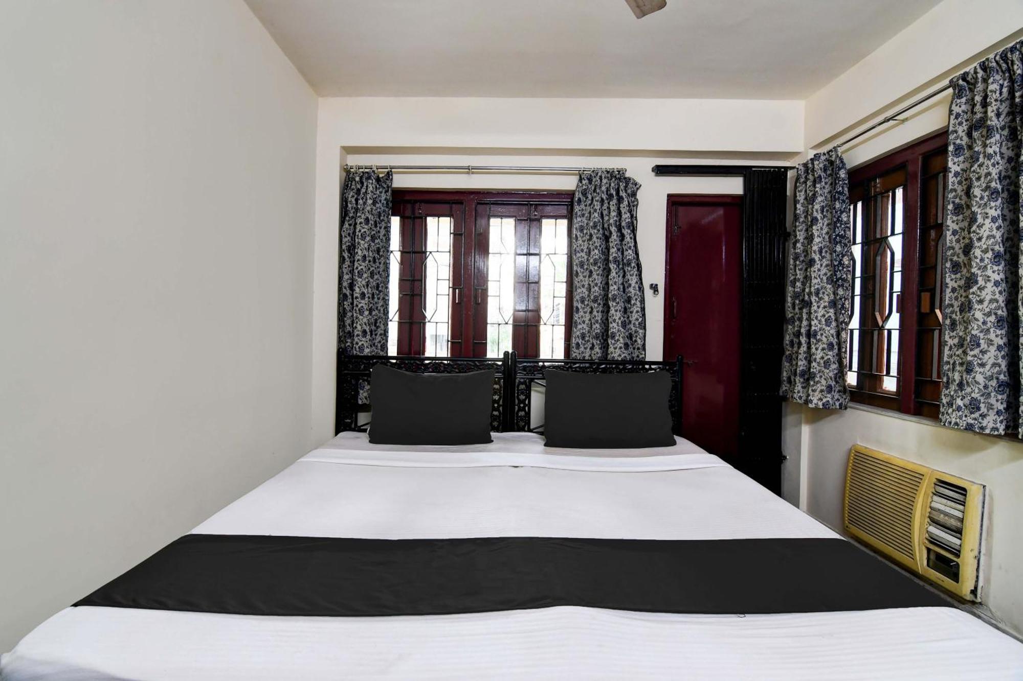 Oyo Simplex Guest House Behala Колката Екстериор снимка